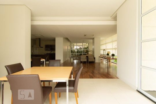 Apartamento mobiliado na Vila Leopoldina com 3 quartos e academia no condomínio. Ideal para comprar. — Salão de Festas