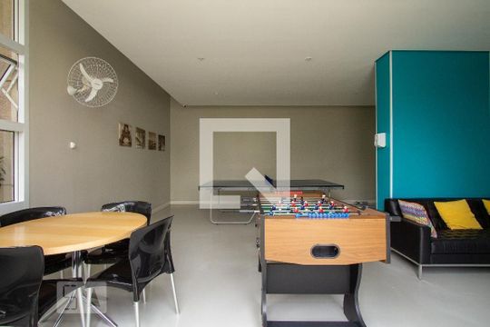 Apartamento mobiliado na Vila Leopoldina com 3 quartos e academia no condomínio. Ideal para comprar. — Salão de jogos