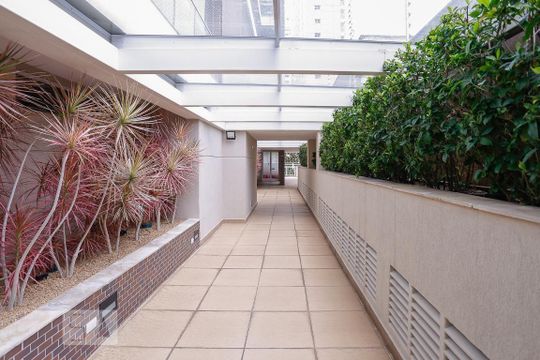 Apartamento à venda, com 221 m², 3 quartos e 4 vagas — Área Comum