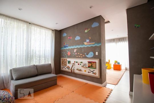 Apartamento à venda, com 221 m², 3 quartos e 4 vagas — Brinquedoteca