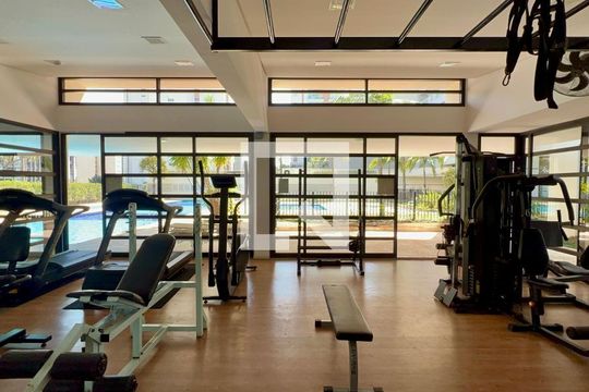 Apartamento em Pinheiros, 4 quartos, 1 suíte, mobiliado, churrasqueira e academia. Ideal para comprar. — Academia
