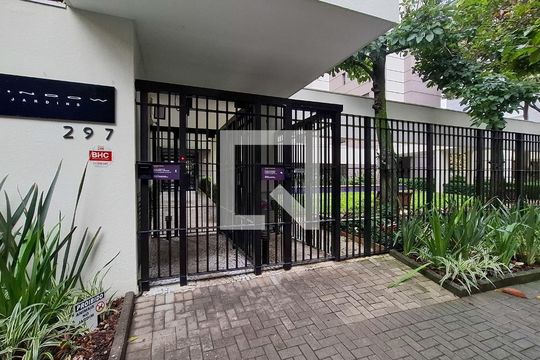 Apartamento em Pinheiros, 4 quartos, 1 suíte, mobiliado, churrasqueira e academia. Ideal para comprar. — Fachada do Prédio