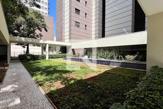 Apartamento em Pinheiros, 4 quartos, 1 suíte, mobiliado, churrasqueira e academia. Ideal para comprar. — Entrada