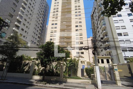 Apartamento mobiliado com 4 quartos e academia no condomínio, ideal para comprar. — Fachada