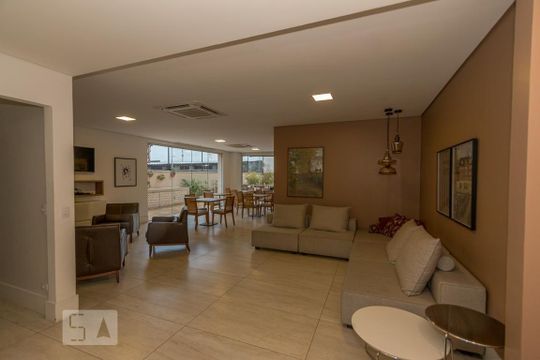 Apartamento mobiliado com 4 quartos e academia no condomínio, ideal para comprar. — Salão de Festas