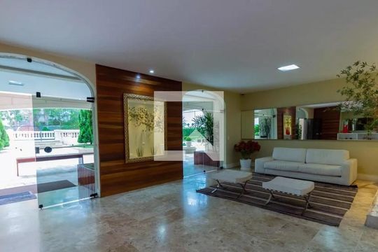 Apartamento mobiliado com 4 quartos e academia no condomínio, ideal para comprar. — Hall Social