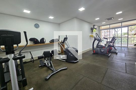 Apartamento à venda, com 233 m², 4 quartos e 4 vagas — Academia