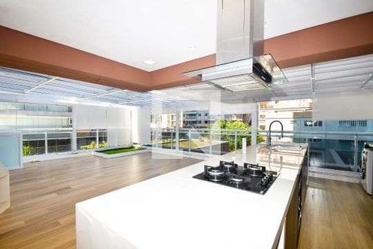 Apartamento à venda, com 105 m², 2 quartos e 2 vagas — entrada