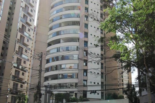 Compra apartamento mobiliado com 2 quartos, closet e varanda gourmet. — Fachada do Prédio
