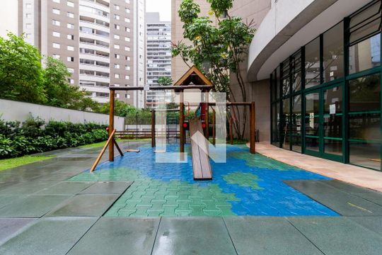 Compra apartamento mobiliado com 2 quartos, closet e varanda gourmet. — Playground