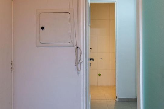 Apartamento mobiliado com 3 quartos, varanda gourmet e quintal. Churrasqueira no condomínio para comprar. — Entrada