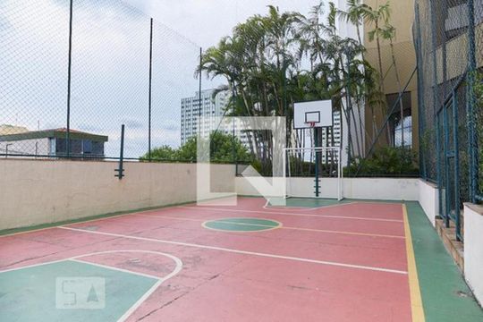 Apartamento mobiliado com 3 quartos, varanda gourmet e quintal. Churrasqueira no condomínio para comprar. — Quadra