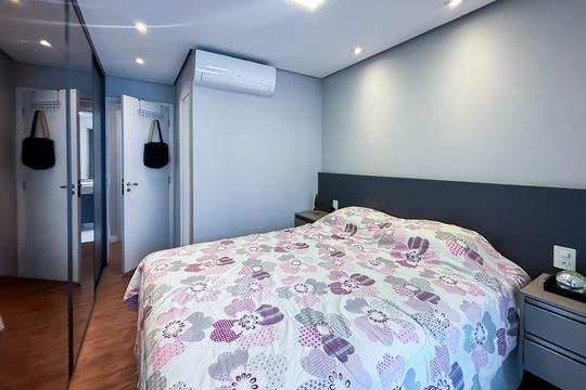 Comprar apartamento em Pinheiros com 3 quartos e varanda gourmet. — Suíte