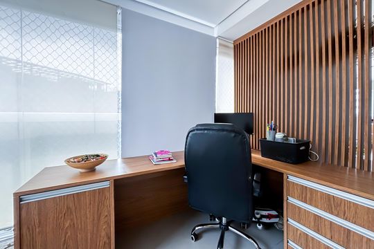 Comprar apartamento em Pinheiros com 3 quartos e varanda gourmet. — Sacada da Suíte