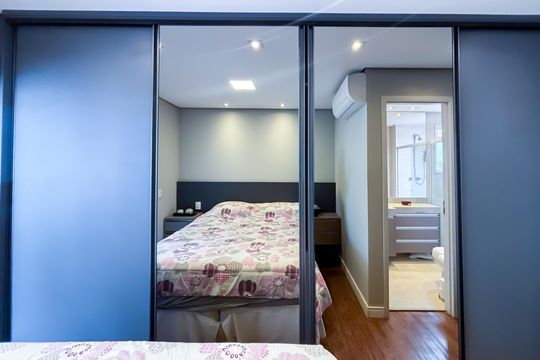 Comprar apartamento em Pinheiros com 3 quartos e varanda gourmet. — Suíte