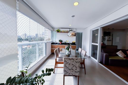 Comprar apartamento em Pinheiros com 3 quartos e varanda gourmet. — Sala