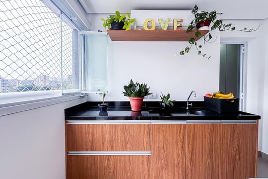 Comprar apartamento em Pinheiros com 3 quartos e varanda gourmet. — Sala