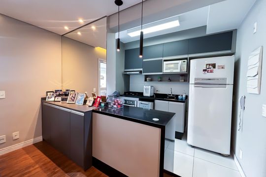 Comprar apartamento em Pinheiros com 3 quartos e varanda gourmet. — Cozinha