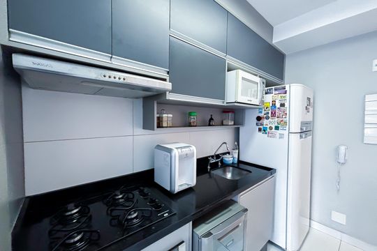 Comprar apartamento em Pinheiros com 3 quartos e varanda gourmet. — Cozinha
