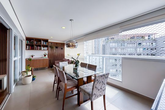 Comprar apartamento em Pinheiros com 3 quartos e varanda gourmet. — Sala