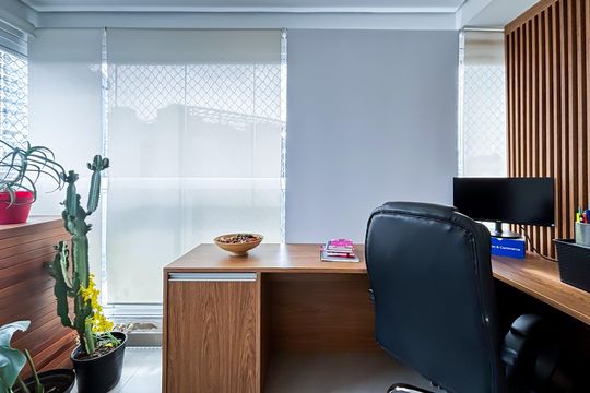 Comprar apartamento em Pinheiros com 3 quartos e varanda gourmet. — Sacada da Suíte