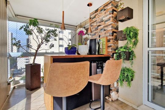 Apartamento mobiliado com 4 suítes, varanda, piscina e churrasqueira no condomínio. Ideal para comprar. — foto 23