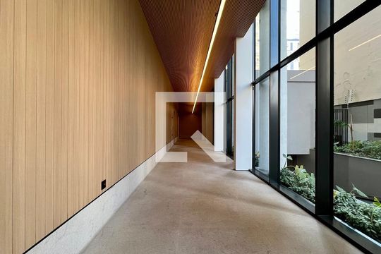 Venda de apartamento mobiliado com 3 quartos. — Hall de entrada