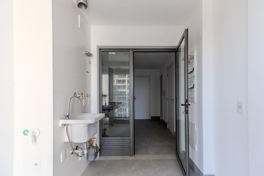 Apartamento para comprar com 3 suítes, piscina e churrasqueira no condomínio, mobiliado. — foto 37