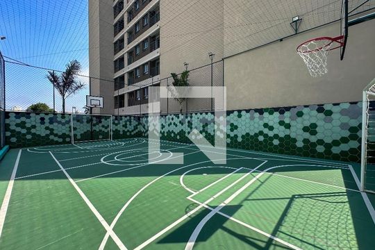 Apartamento para comprar com 3 suítes, piscina e churrasqueira no condomínio, mobiliado. — Quadra Esportiva