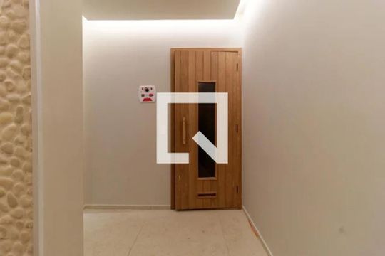 Apartamento para comprar com 3 suítes, piscina e churrasqueira no condomínio, mobiliado. — Sauna