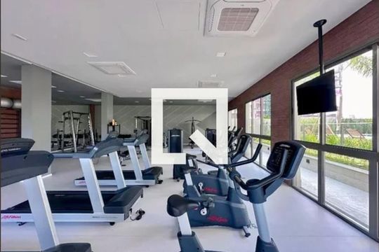 Apartamento para comprar com 3 suítes, piscina e churrasqueira no condomínio, mobiliado. — Academia