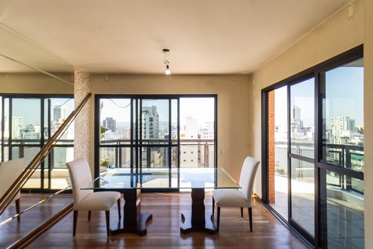 Venda de apartamento com 4 quartos, varanda, piscina e academia no condomínio. — foto 7