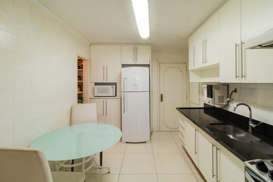 Venda de apartamento com 4 quartos, varanda, piscina e academia no condomínio. — foto 16