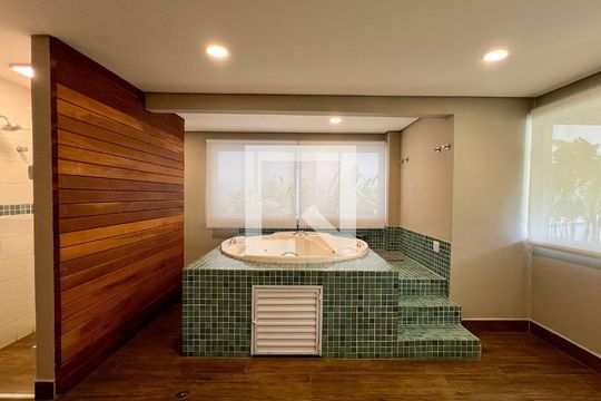 Apartamento mobiliado em Cerqueira César com 2 quartos, quintal e piscina. Ideal para comprar. — Spa