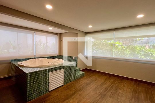 Apartamento mobiliado em Cerqueira César com 2 quartos, quintal e piscina. Ideal para comprar. — Spa