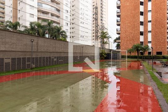 Venda de apartamento mobiliado com 3 quartos, quintal e piscina no condomínio. — Quadra Esportiva