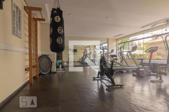 Apartamento na Vila Mariana com 3 quartos, 2 suítes, quintal, churrasqueira. Excelente compra! — Academia