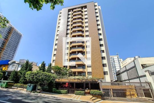 Apartamento na Vila Mariana com 3 quartos, 2 suítes, quintal, churrasqueira. Excelente compra! — Fachada