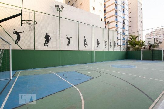 Apartamento na Vila Mariana com 3 quartos, 2 suítes, quintal, churrasqueira. Excelente compra! — Quadra de Esportes