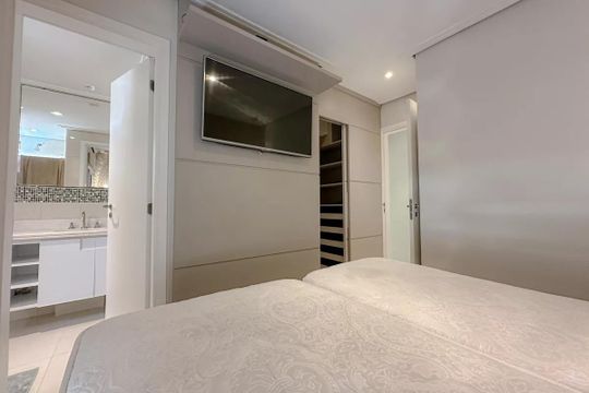 Apartamento com 2 quartos, varanda e quintal. Academia, piscina e churrasqueira no condomínio. Ideal para comprar. — foto 34