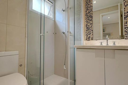 Apartamento com 2 quartos, varanda e quintal. Academia, piscina e churrasqueira no condomínio. Ideal para comprar. — foto 41