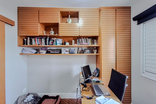 Apartamento com 3 quartos e academia no condomínio. Oportunidades de compra imperdíveis. — Escritório