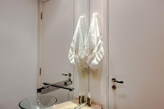 Apartamento com 3 quartos e academia no condomínio. Oportunidades de compra imperdíveis. — Lavabo
