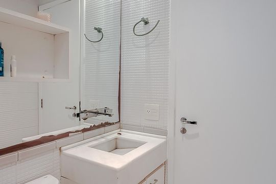 Apartamento com 3 quartos e academia no condomínio. Oportunidades de compra imperdíveis. — Banheiro