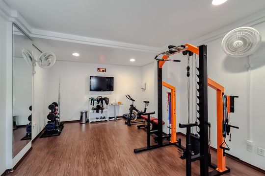 Apartamento com 3 quartos e academia no condomínio. Oportunidades de compra imperdíveis. — Área comum - Academia