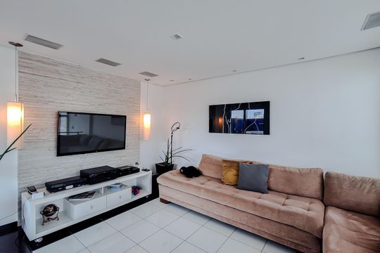 Apartamento com 3 quartos e academia no condomínio. Oportunidades de compra imperdíveis. — Sala - Piso Superior