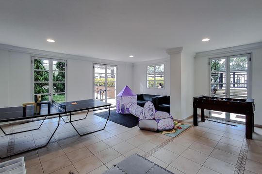 Apartamento com 3 quartos e academia no condomínio. Oportunidades de compra imperdíveis. — Sala de Jogos