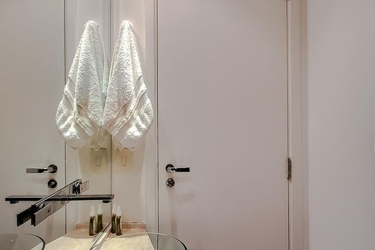 Apartamento com 3 quartos e academia no condomínio. Oportunidades de compra imperdíveis. — Lavabo