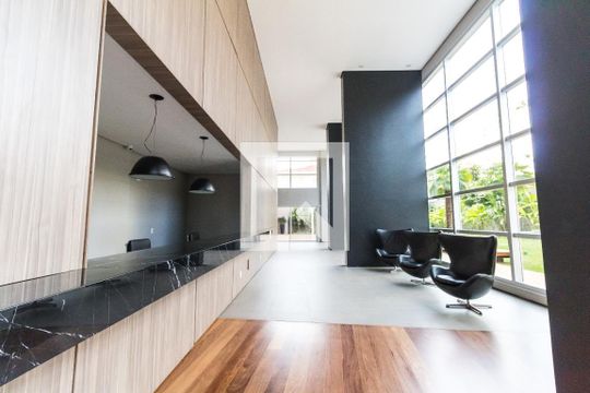 Venda de apartamento mobiliado, 2 quartos, varanda gourmet, piscina no condomínio. — Hall