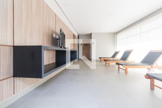 Venda de apartamento mobiliado, 2 quartos, varanda gourmet, piscina no condomínio. — Condomínio